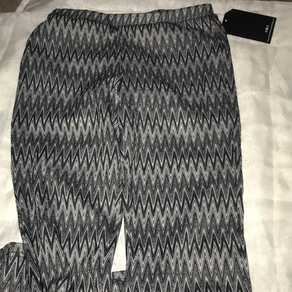 Black and white wide legs pants